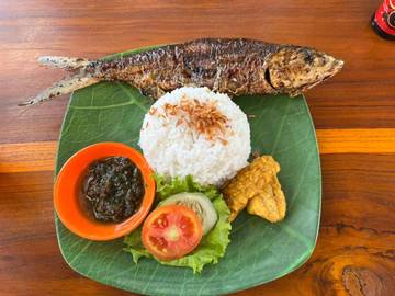 Lezatnya Ikan Bakar Sambal Hijau