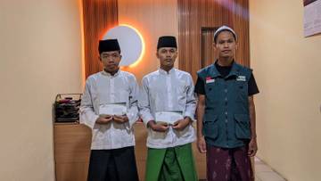 LAZ Sidogiri NTT Berikan Beasiswa Pendidikan Santri Berprestasi