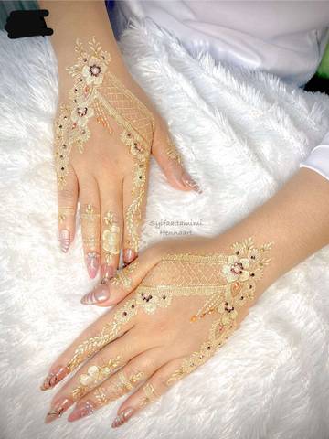 Media Sosial Dorong Henna Art Berkembang