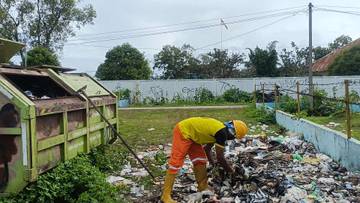 Petugas DLH Belu:Masyarakat Masih Acuh terhadap Kebersihan Lingkungan