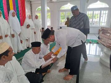 Wabup Aceh Besar Lepas Keberangkatan JCH Disdikbud 