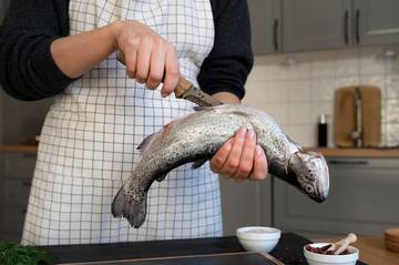 Mitos atau Fakta, Makan Ikan Bikin Anak Cacingan 