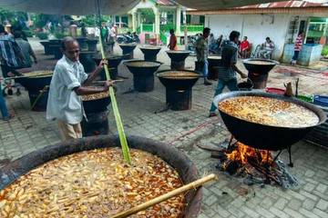 Begini Cara Memasak Kuah Beulangong 