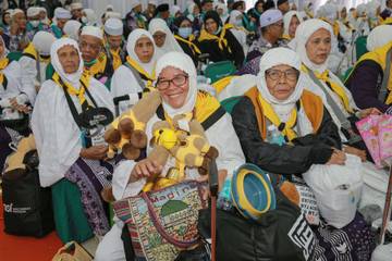 Oleh-oleh Boneka Unta dari Tanah Suci