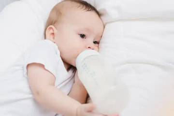 Anak Konsumsi Susu saat Tidur Bisa Merusak Gigi