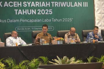 Sekda Aceh Buka Rapat Kerja Bank Aceh Syariah 