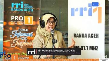 Mandi Malam Tak Sebabkan Rematik, Ini Penjelasannya