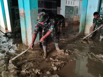 32.915 Prajurit TNI Dikerahkan Tangani Bencana Sumatera