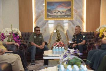 Kasat Pol PP-WH Aceh Bertemu Kajati Bahas Penegakan Hukum 