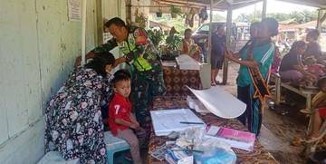 Babinsa Leuser Dampingi Pelayanan Kesehatan di Posyandu 