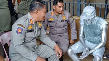 Satpol PP WH Banda Aceh Tertibkan Manusia Silver