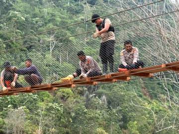 Jembatan Gantung di Dusun Begade Empat Selesai Dibangun