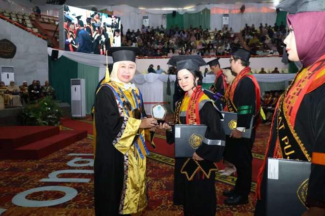 Lulusan Terbaik Unila Rohani Risnauli Inspiratif Mahasiswa