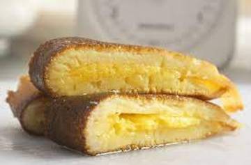 Musim Durian Tiba, Coba Jualan Martabak Mini Isi Durian.