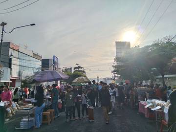  Car Free Day Tugu Adipura Diramaikan Dengan Kuliner UMKM