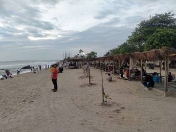 Kunjungan Wisata ke Pantai Naik 40 Persen