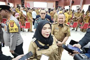 Walikota Wajibkan Pegiat Usaha Mempekerjakan Warga Bandarlampung