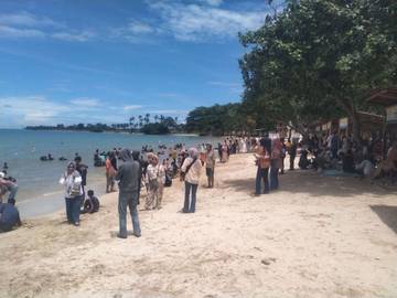  Libur Lebaran Pantai di Kalianda Penuh Pengunjung
