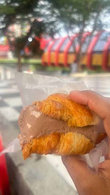 Inovasi Baru, Orchard Ice Road Dibalut dengan Croissant
