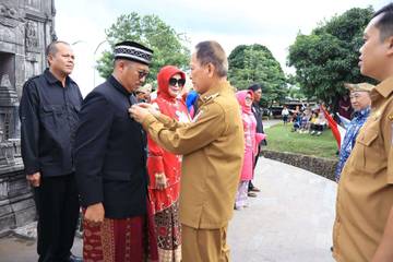 Bupati Lantik Pengurus Dewan Kesenian Tulang Bawang 
