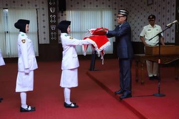 Tulang Bawang Gelar Pengambilan Bendera Duplikat Merah Putih