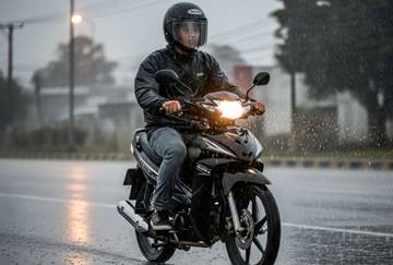 Menjaga Kondisi Sepeda Motor Saat Musim Hujan