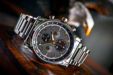 Perbedaan Jam Analog dan Jam Digital 