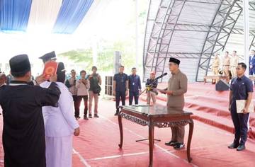 Bupati Tubaba Kukuhkan BPT Serta Lantik Dua Kades