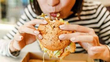 5 Makanan yang Merusak Otak