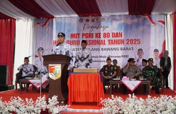 Bupati Tubaba Pimpin Upacara HUT ke-80 PGRI-HGN