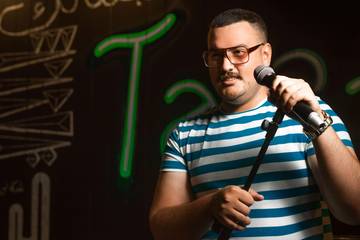 mengenal stand up comedy
