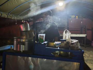 Hujan Turun, Penjual Sekuteng Nikmati Lonjakan Penjualan