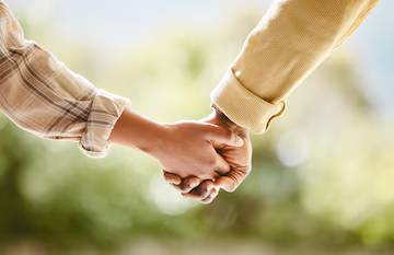 Love Bombing Jadi Tanda Awal Relasi Tidak Sehat
