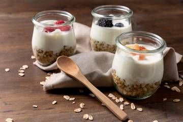 Kenali Perbedaan Greek Yogurt dan Yogurt Biasa