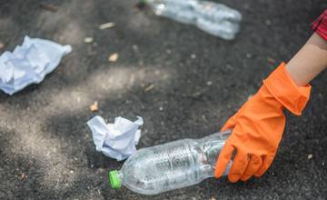 Bahaya Plastik dan Cara Menanggulanginya