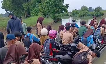 HMI Desak Pemerintah Bangun Jembatan untuk Pelajar di Kali Pasir