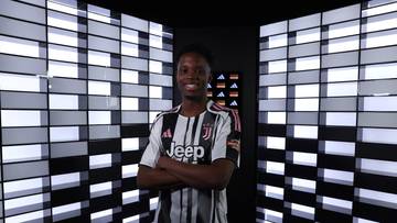Juventus Rekrut Striker Muda dari Akademi Manchester City