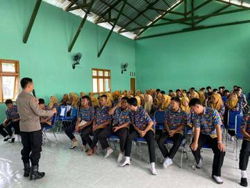 Sosialisasi Rekrutmen Polri Digelar di SMAN 1 Pesisir