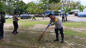 Kapolres Mesuji Pimpin Bersih-Bersih Water Park Kehati