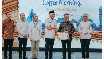 PLN Terima Penghargaan CSR dari Gubernur Lampung