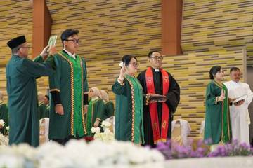 Puluhan Mahasiswa FK Unila Ikuti Prosesi Sumpah Dokter