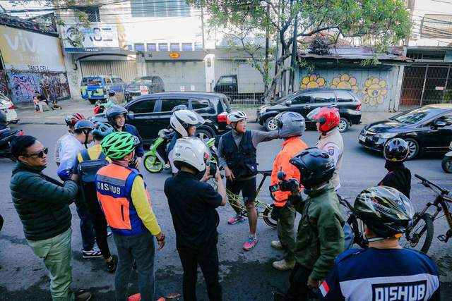 Farhan Soroti Sampah di Kawasan Cicadas - RRI.co.id