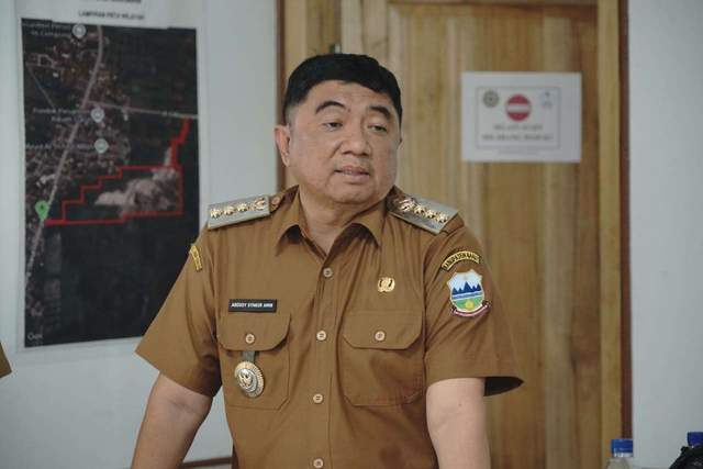 Jalan rusak diviralkan, Bupati Garut: terlalu berlebihan