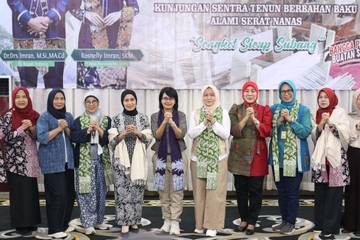  Rosnelly Sampaikan Semua Potensi Subang kepada Dekranasda Jabar
