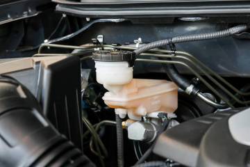 Ganti Rutin Minyak Rem Mobil, Kunci Keselamatan Berkendara