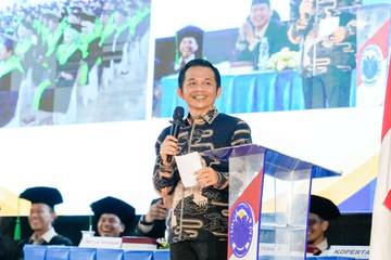 Bupati Purwakarta Hadiri Wisuda Institut Miftahul Huda Subang