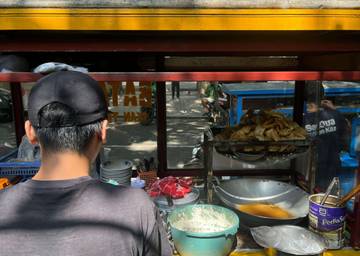 Sarwan Pedagang Batagor, Tak Pernah Rasakan Manisnya Bansos