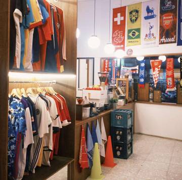 Kopi Mandja Gegerkalong Usung Nuansa Sepak Bola Vintage