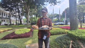 Empat Dekade Bakso Tahu Mang Olih Balaikota Bandung