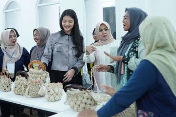 Dekranasda Subang Beri Pelatihan Daun Nanas Pelaku UMKM 